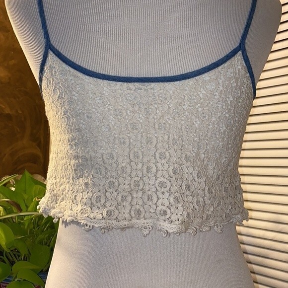 Like New Paper Crane Crop Top - Picture 6 of 7